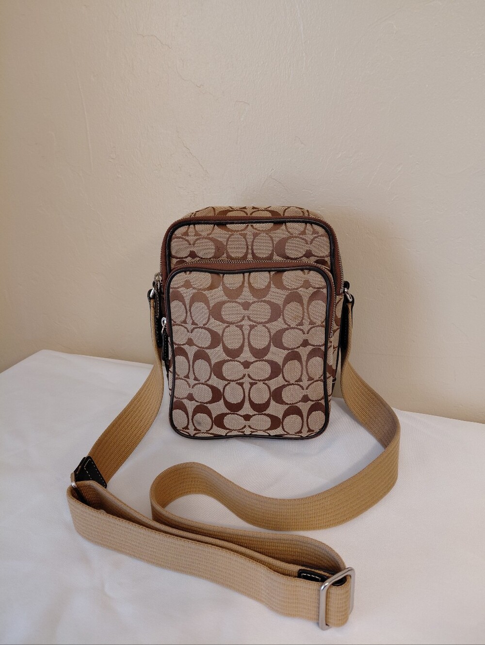 Coach Vintage Signature International Unisex Travel Crossbody Bag # 4270 - Picture 14 of 15